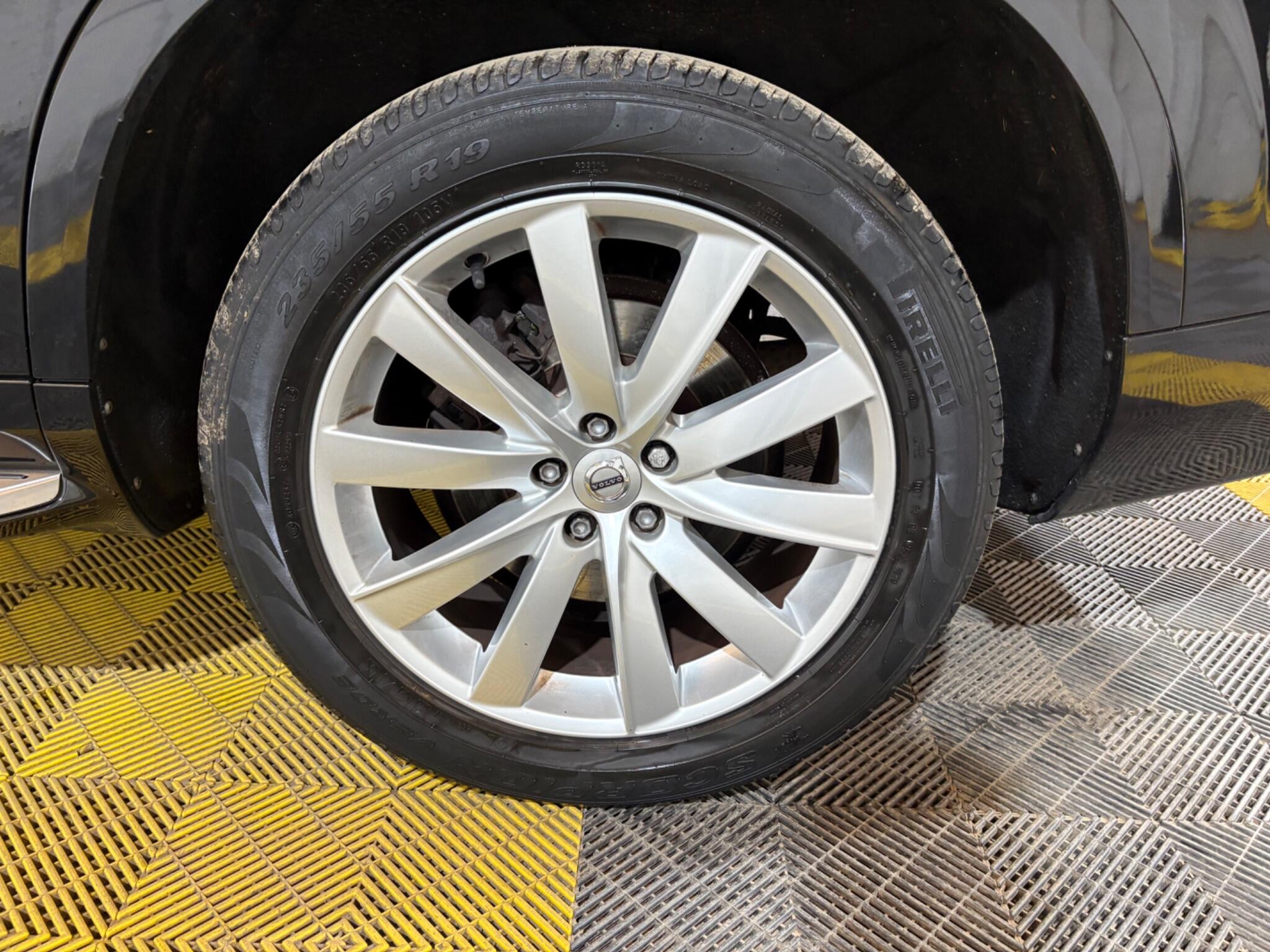 Volvo XC90 view 44