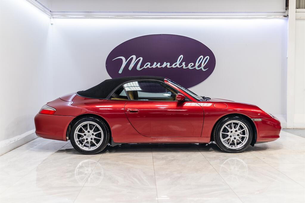 Porsche 911 view 11