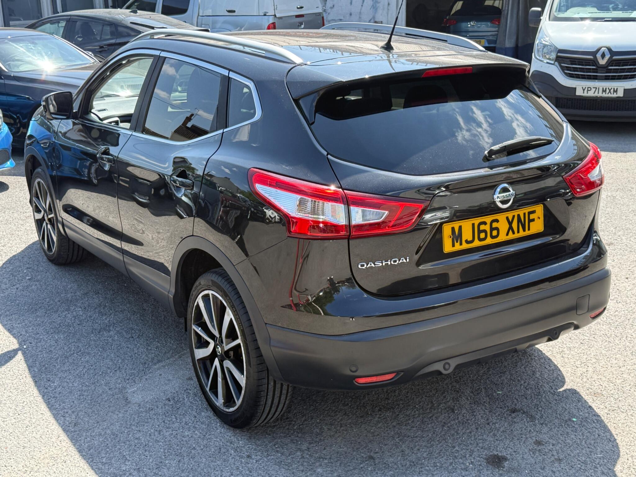 Nissan Qashqai - Image 14