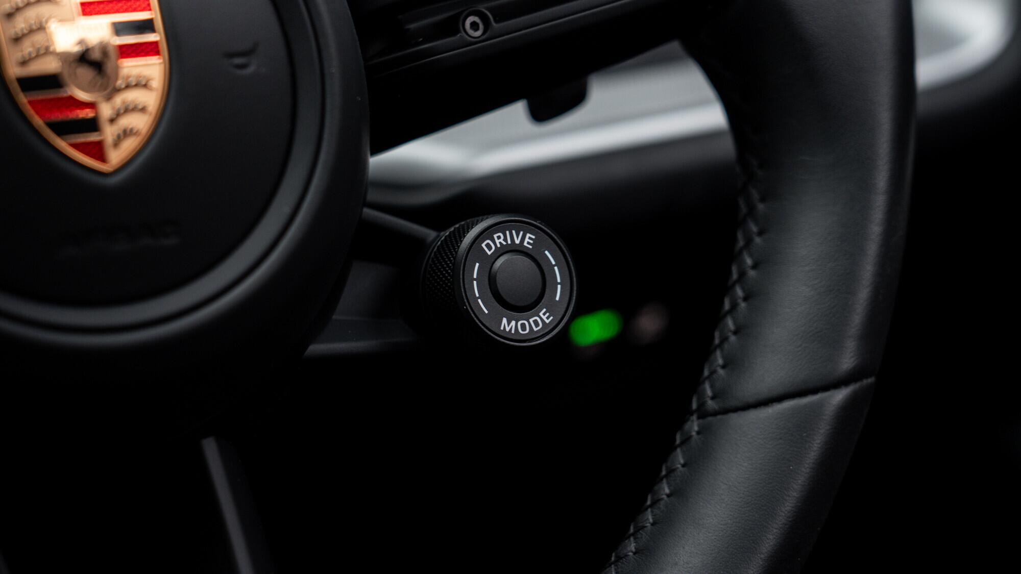 Porsche Cayenne view 26
