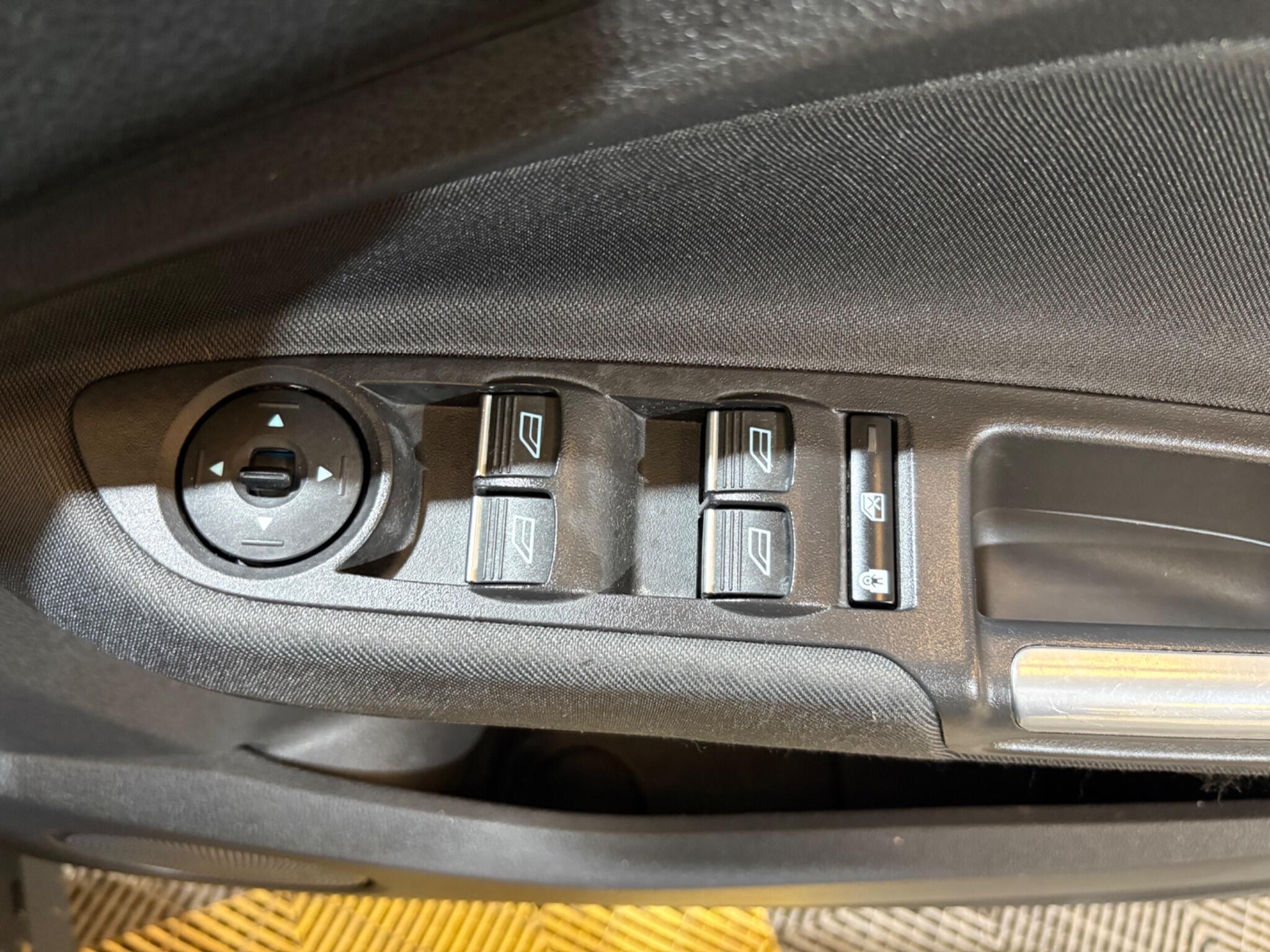 Ford Grand C-Max view 75