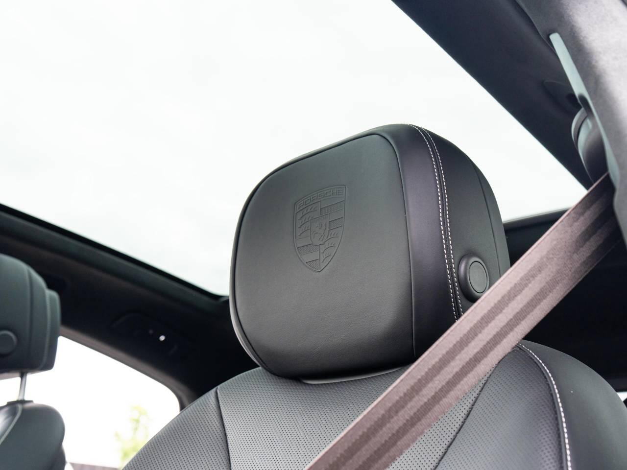 Porsche Cayenne view 45