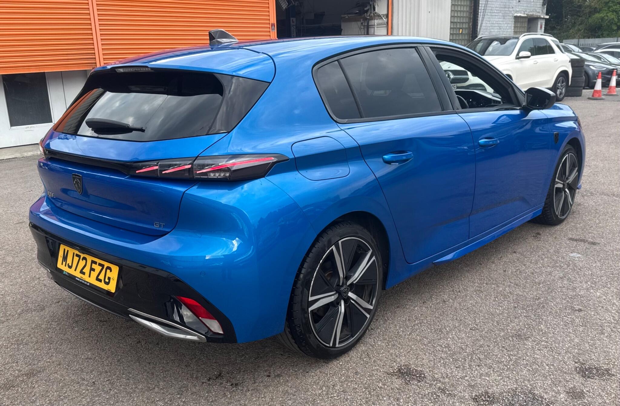 Peugeot 308 view 5