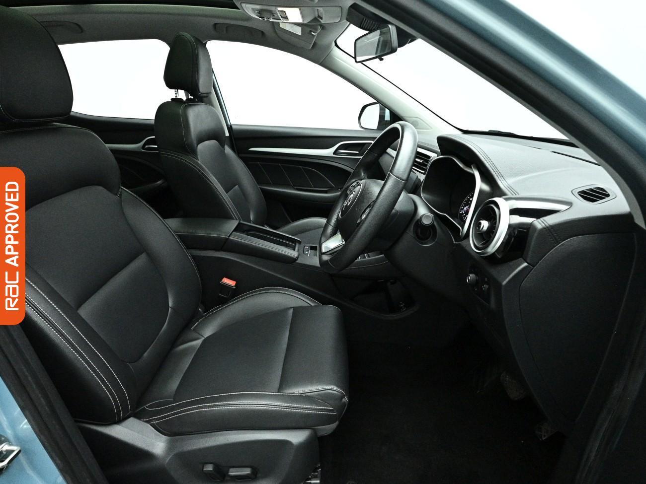 MG ZS view 12