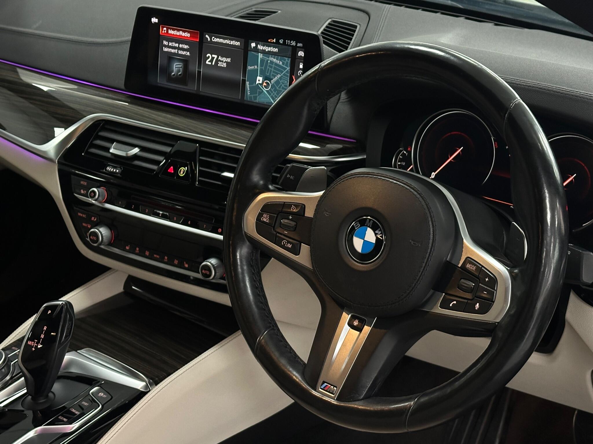 BMW 5 Series view 16