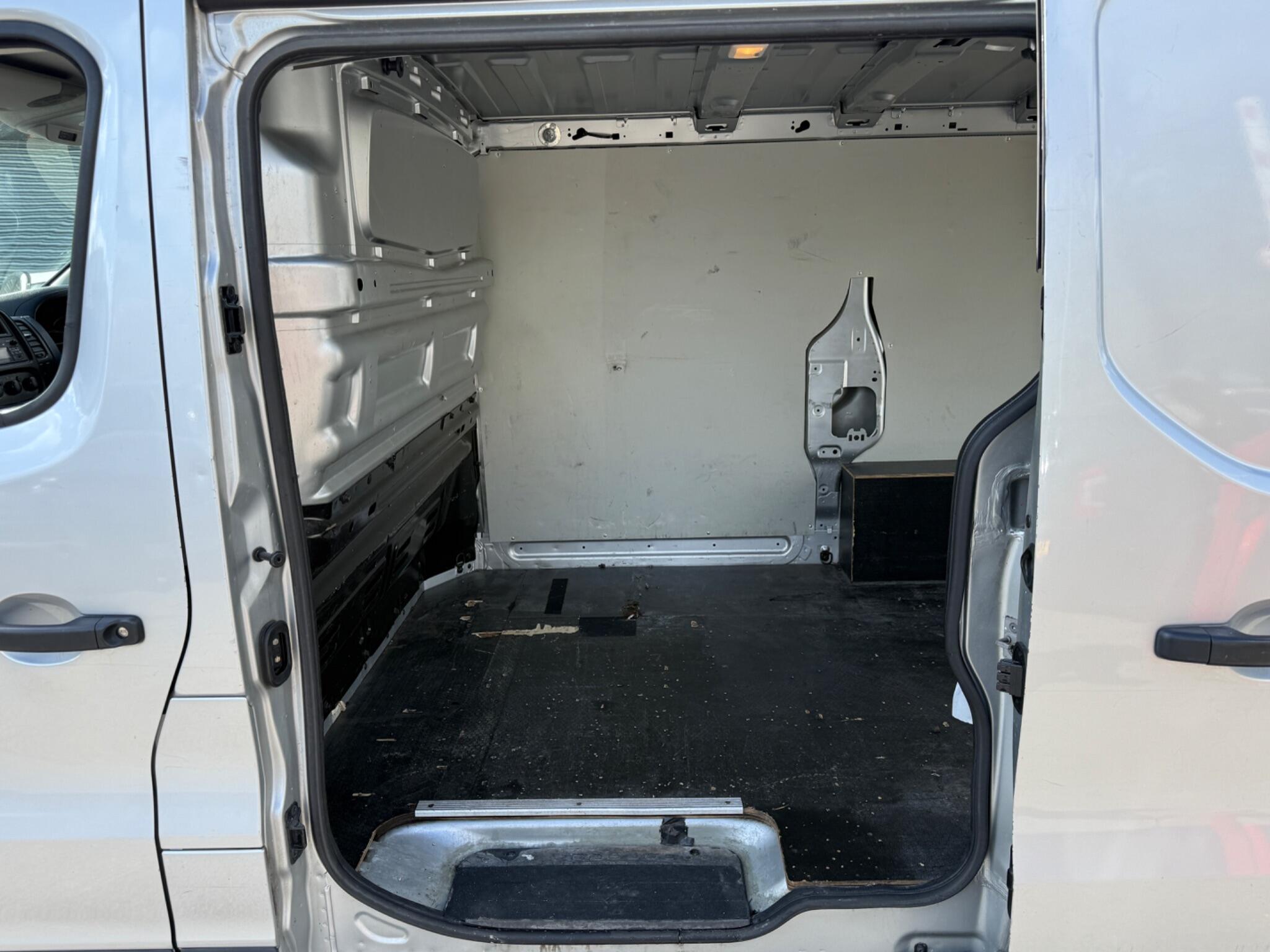 Vauxhall Vivaro - Image 36