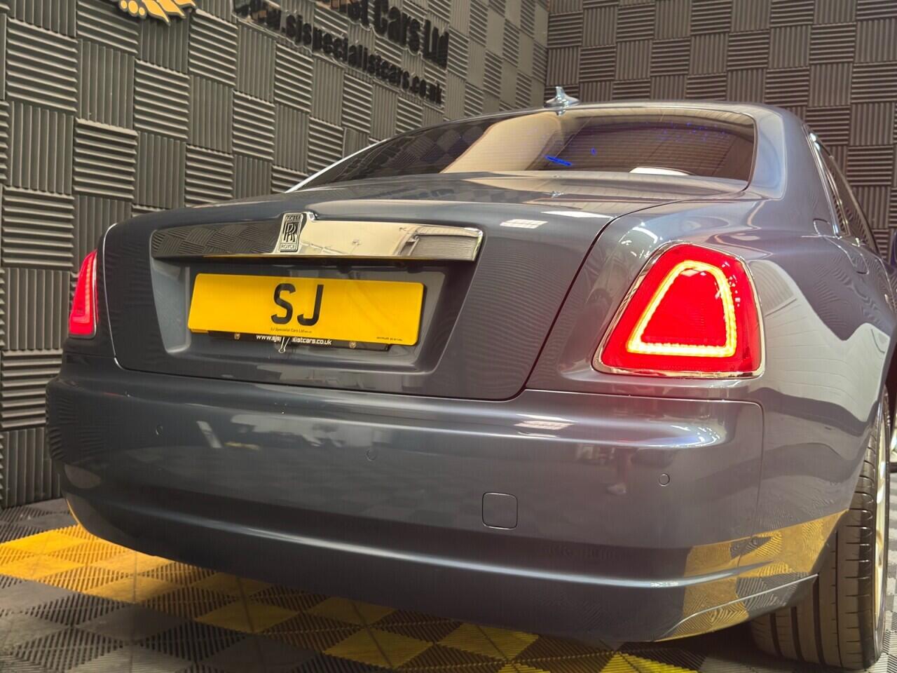 Rolls-Royce Ghost view 20