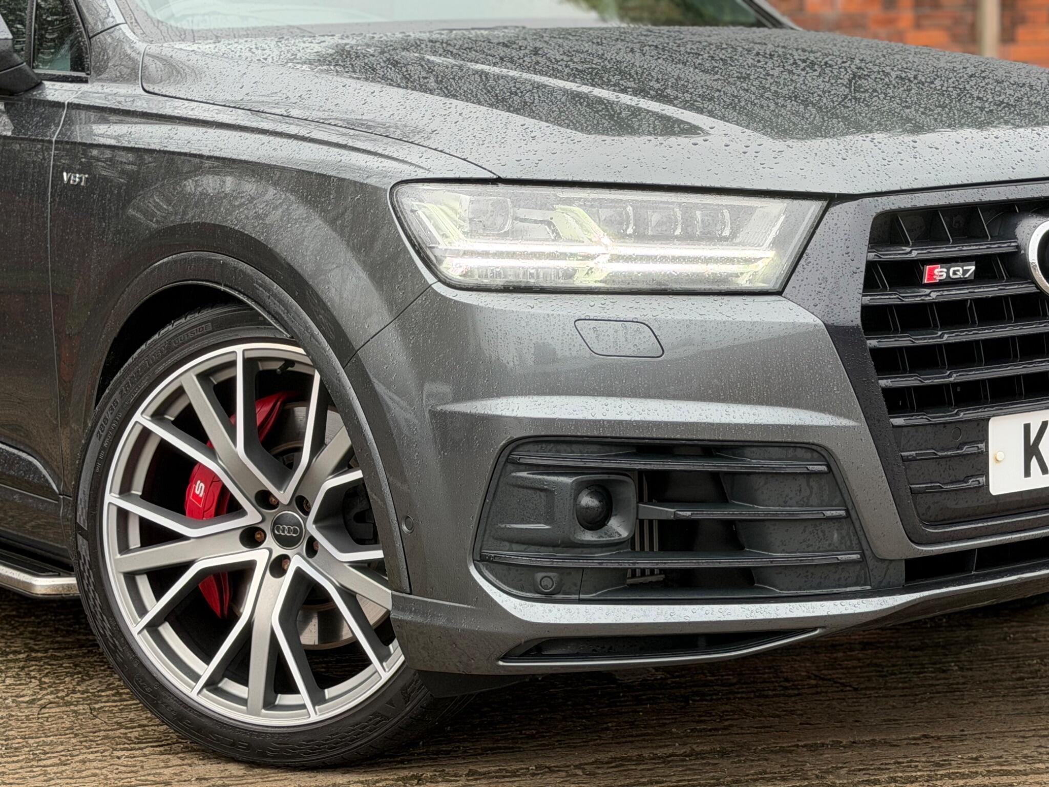 Audi SQ7 view 17