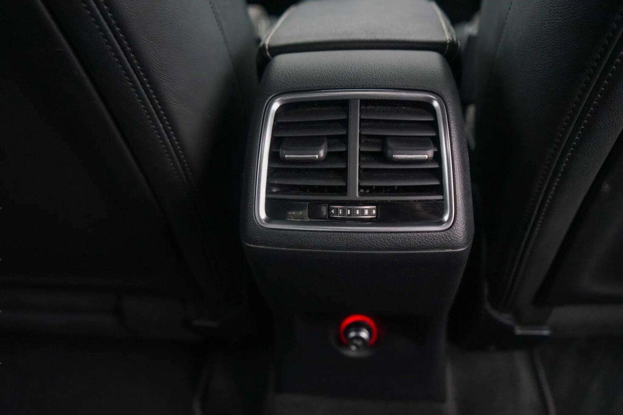 Audi Q3 view 47