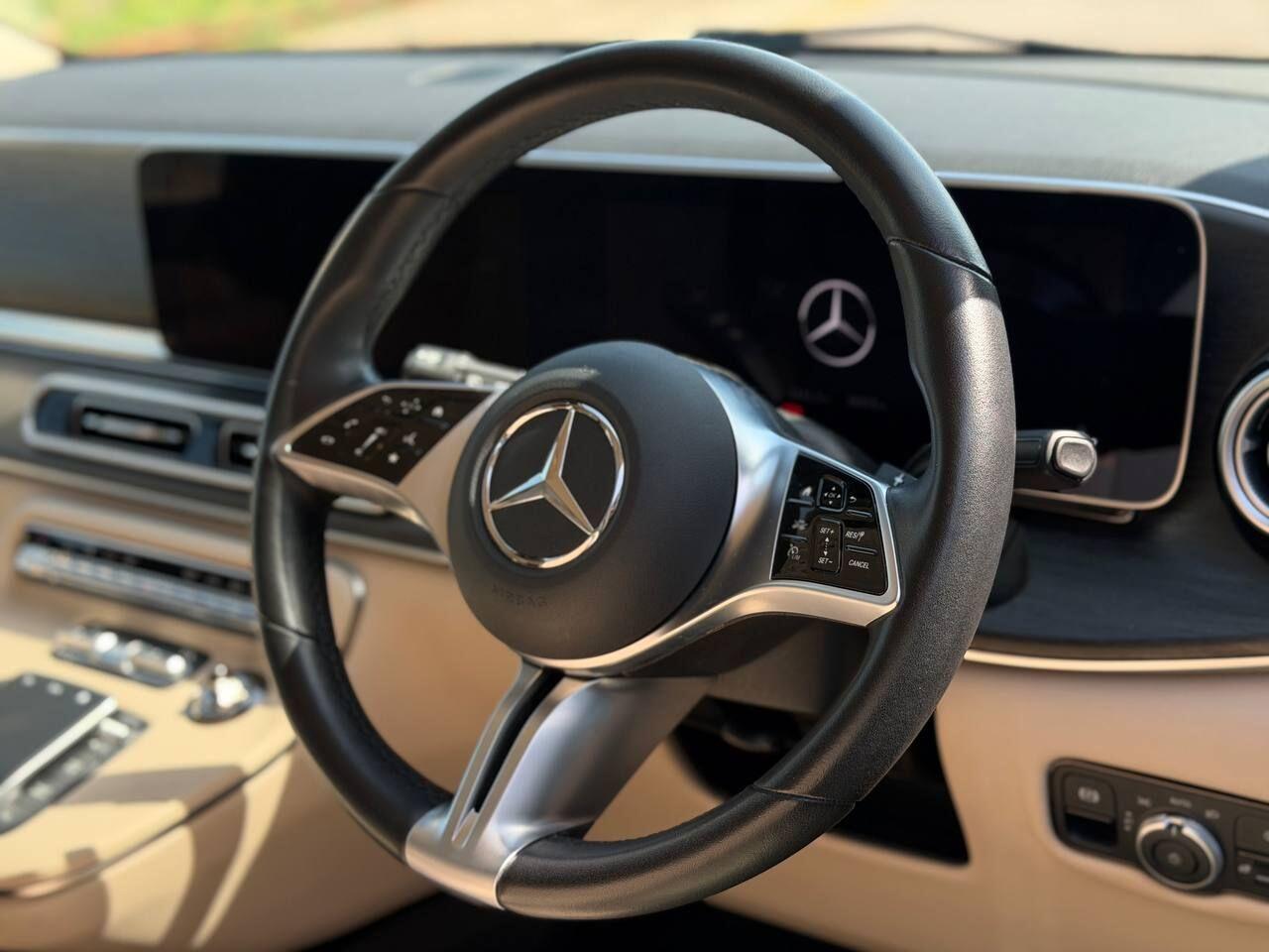 Mercedes-Benz V Class view 11
