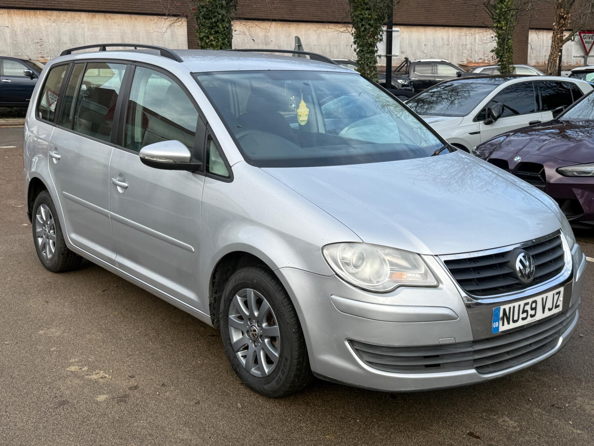 Volkswagen Touran - Image 5