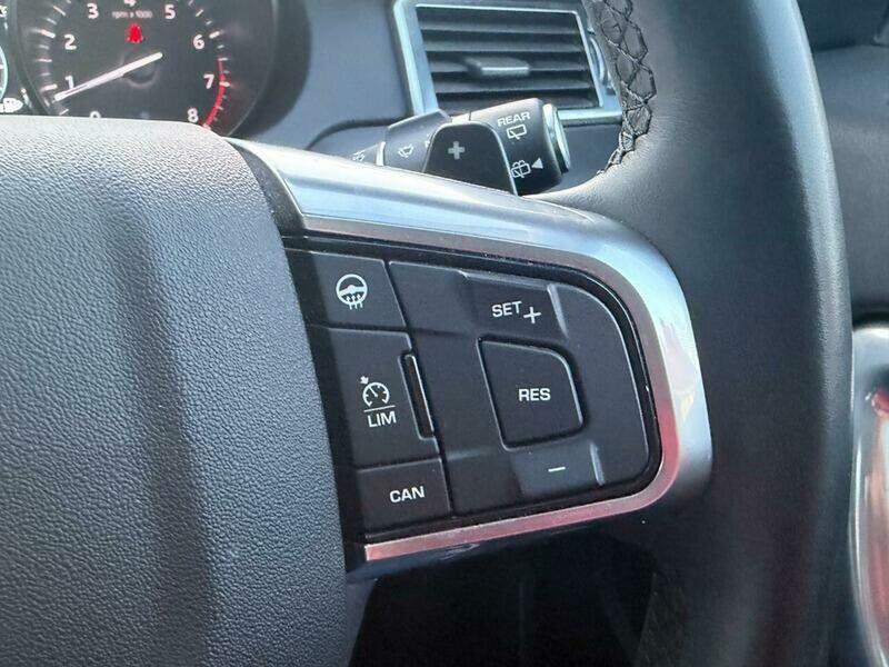 Land Rover Discovery Sport view 46