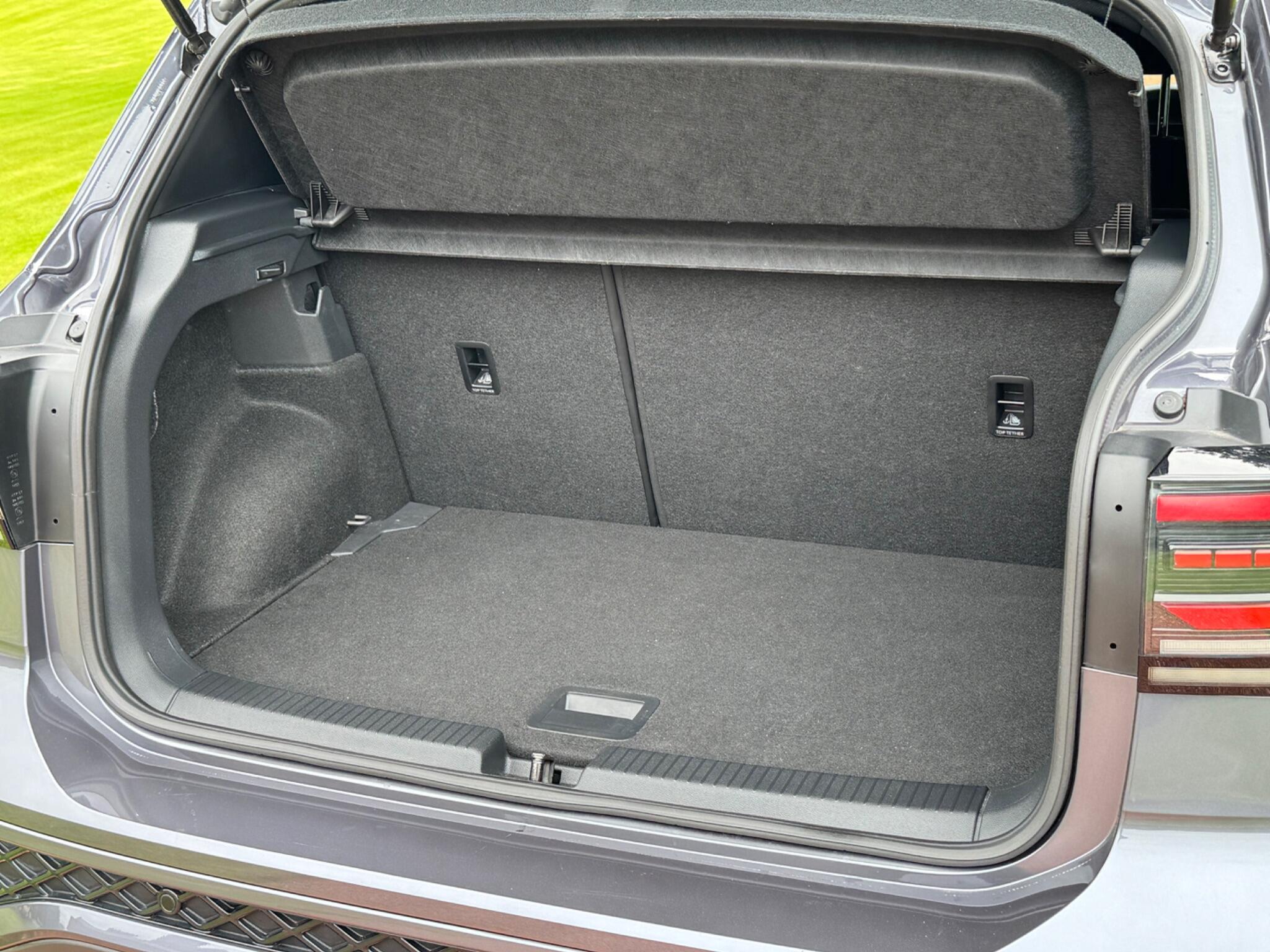 Volkswagen T-Cross view 31