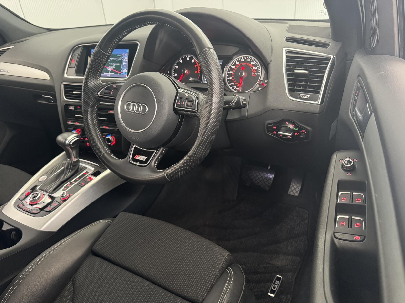 Audi Q5 view 33