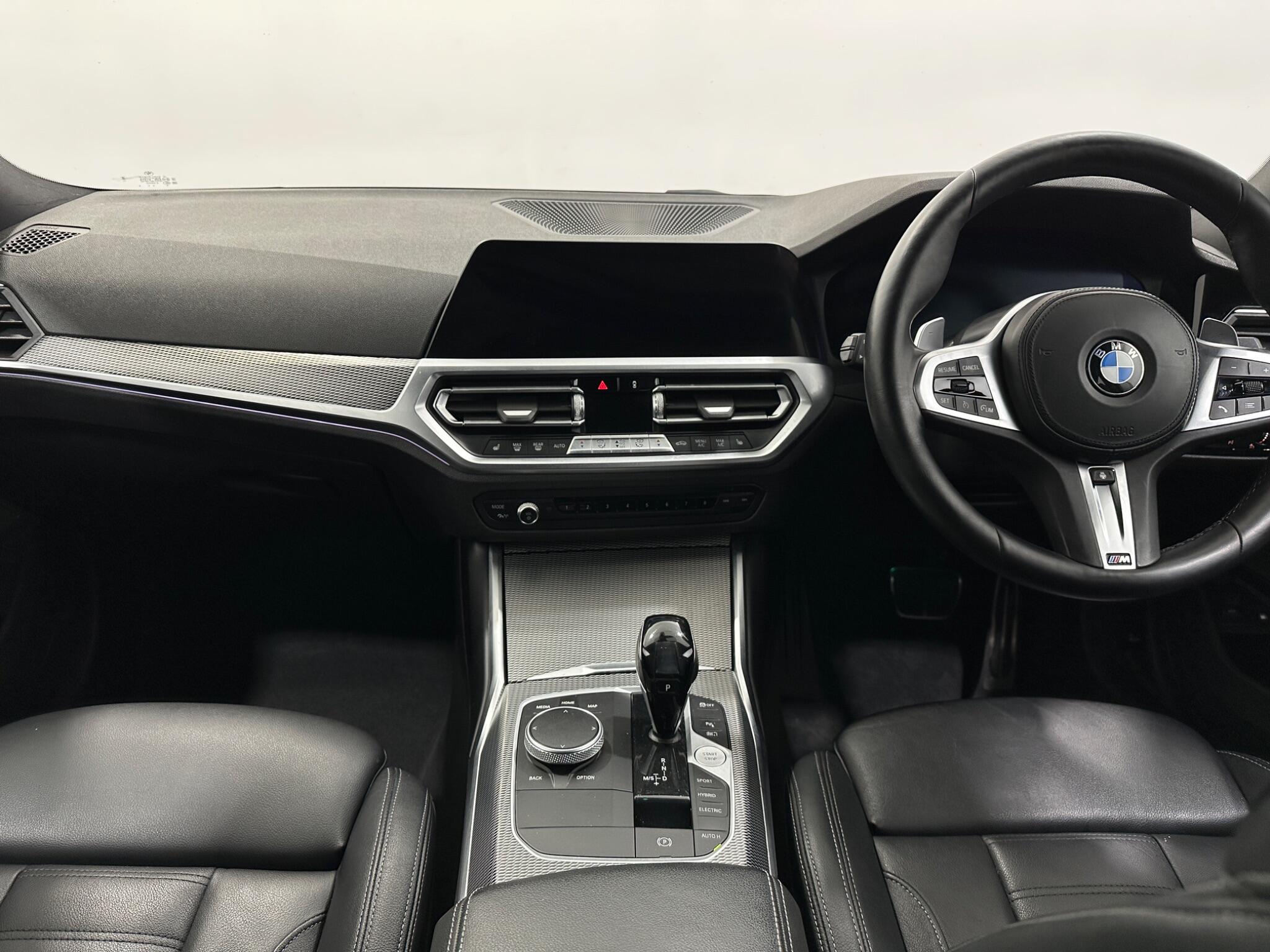 BMW 3 Series view 20