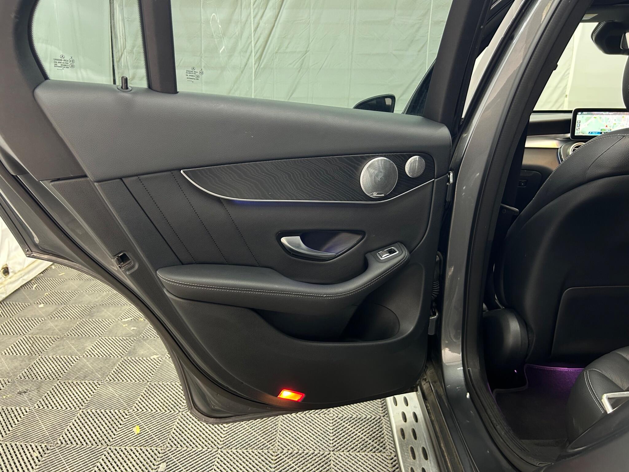 Mercedes-Benz GLC view 34