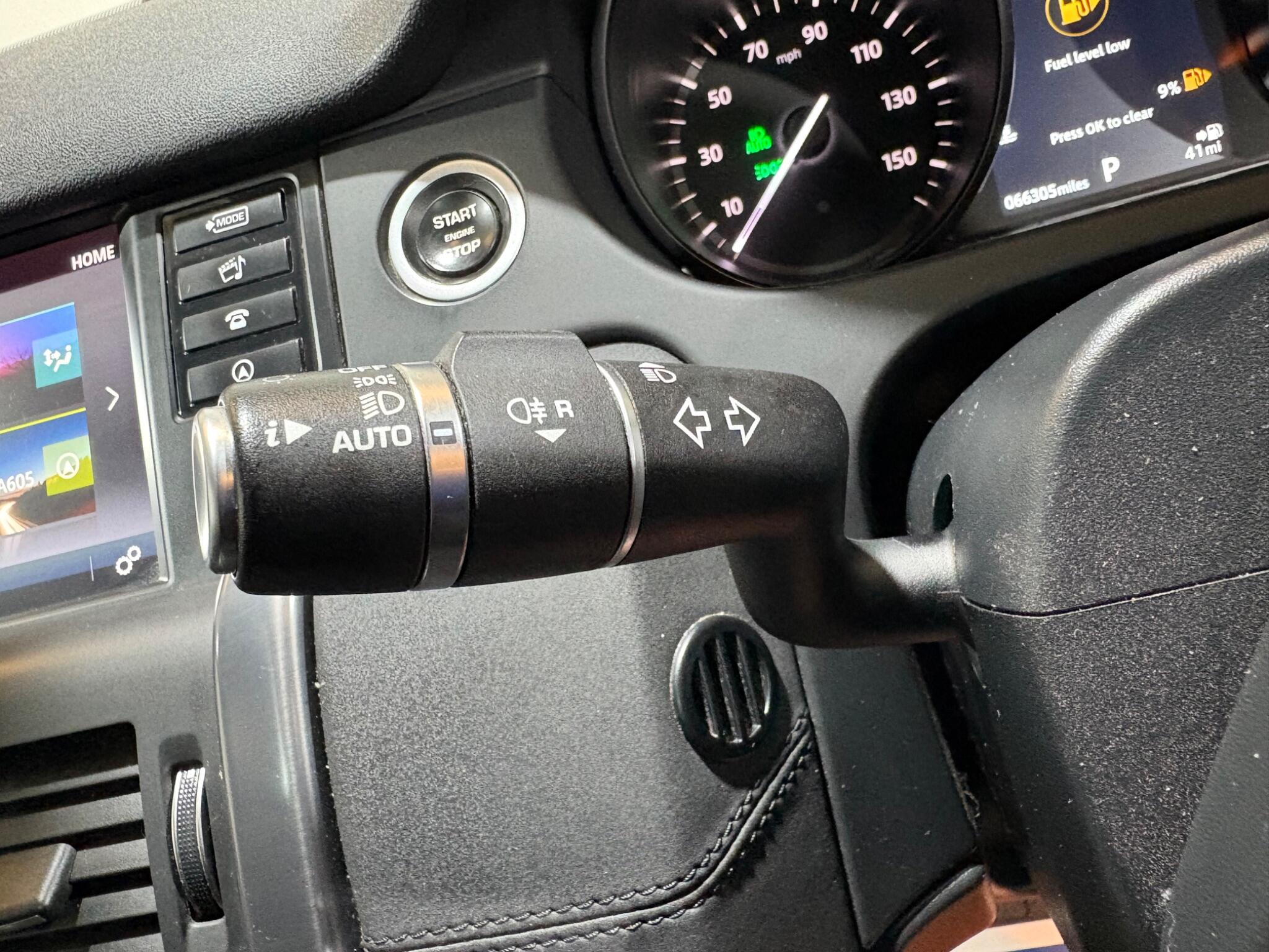 Land Rover Discovery Sport view 30