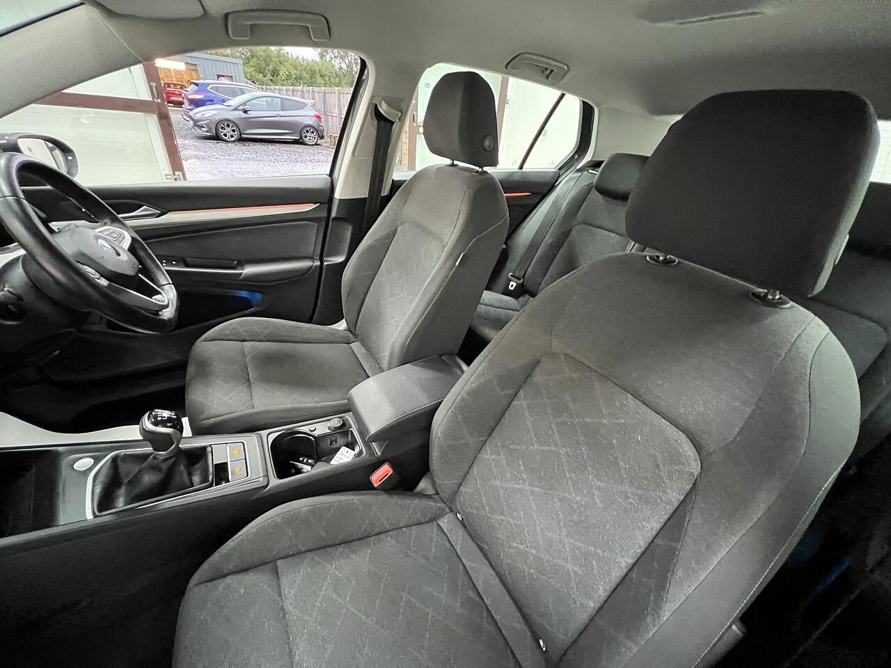Volkswagen Golf view 19