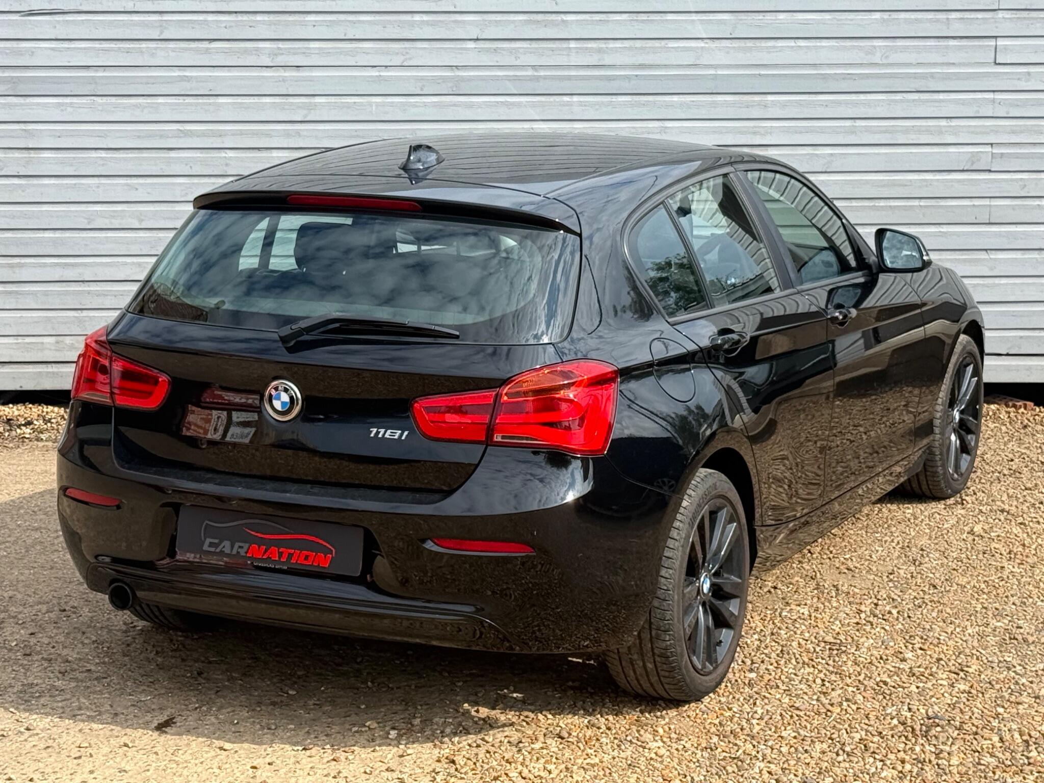 BMW 1 Series view 13