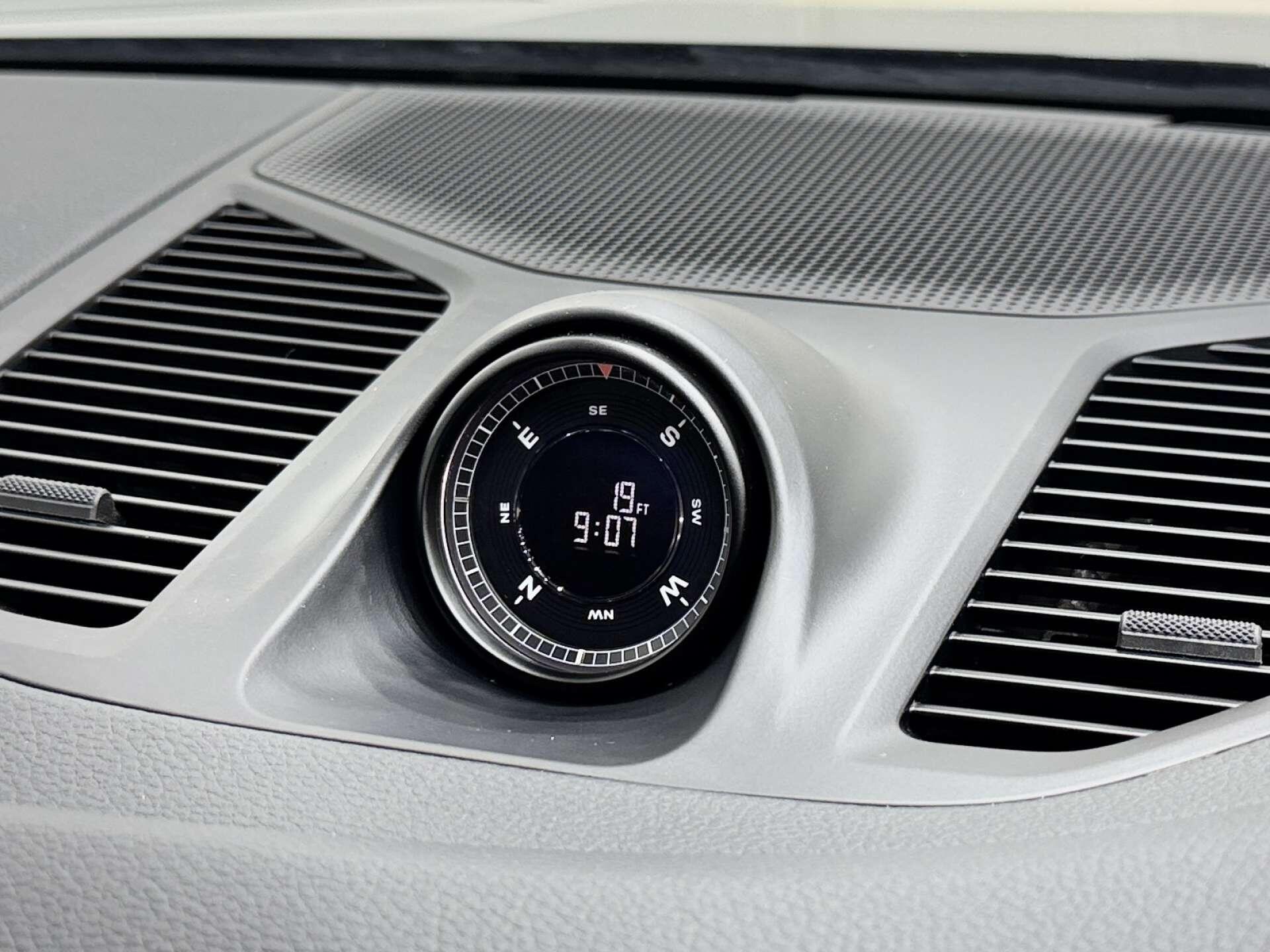 Porsche Cayenne view 47