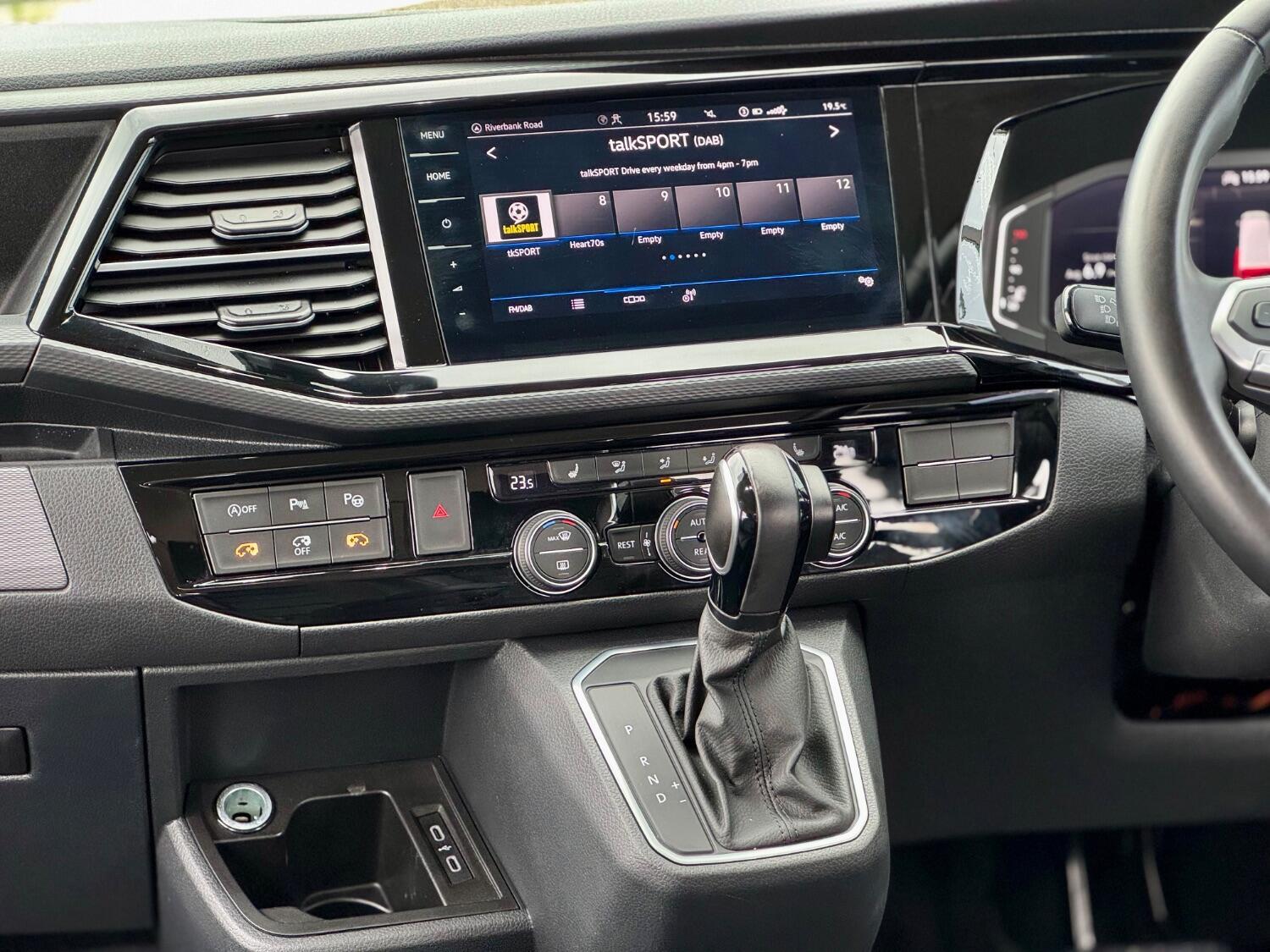 Volkswagen Caravelle view 37