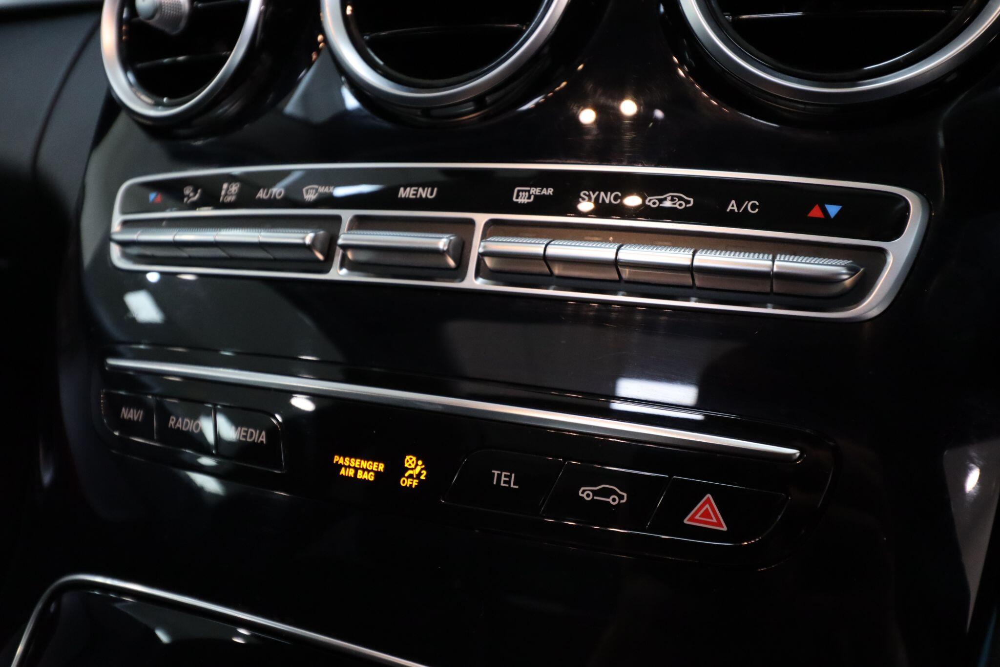 Mercedes-Benz C Class view 21