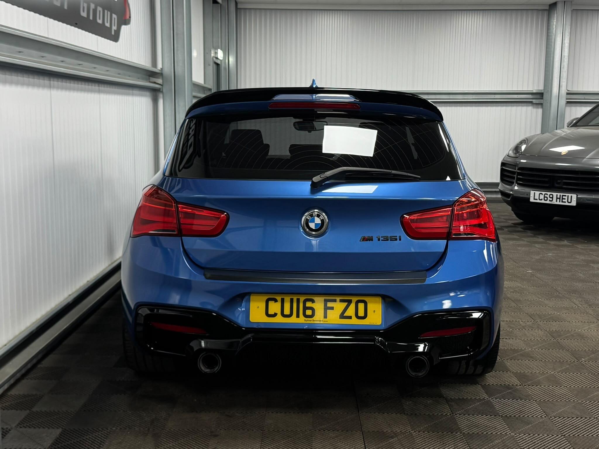 BMW 1 Series view 17