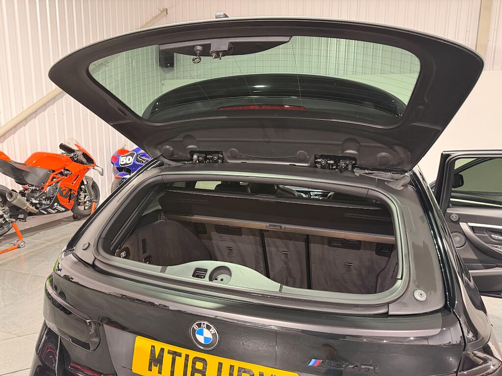 BMW 3 Series view 27