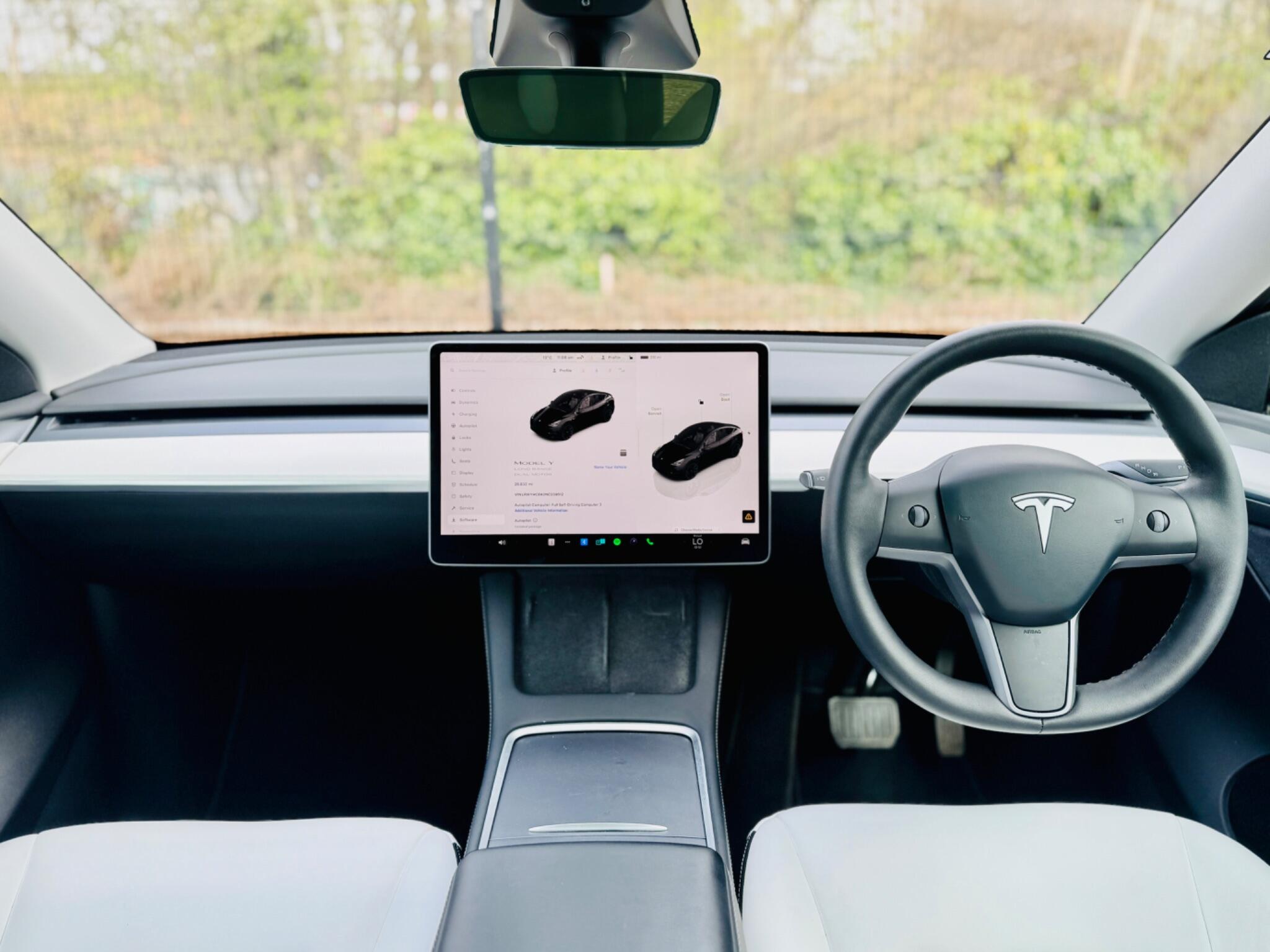 Tesla Model Y view 17