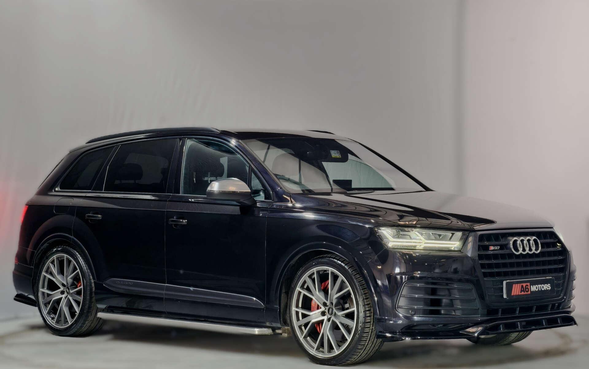 Audi SQ7 view 7