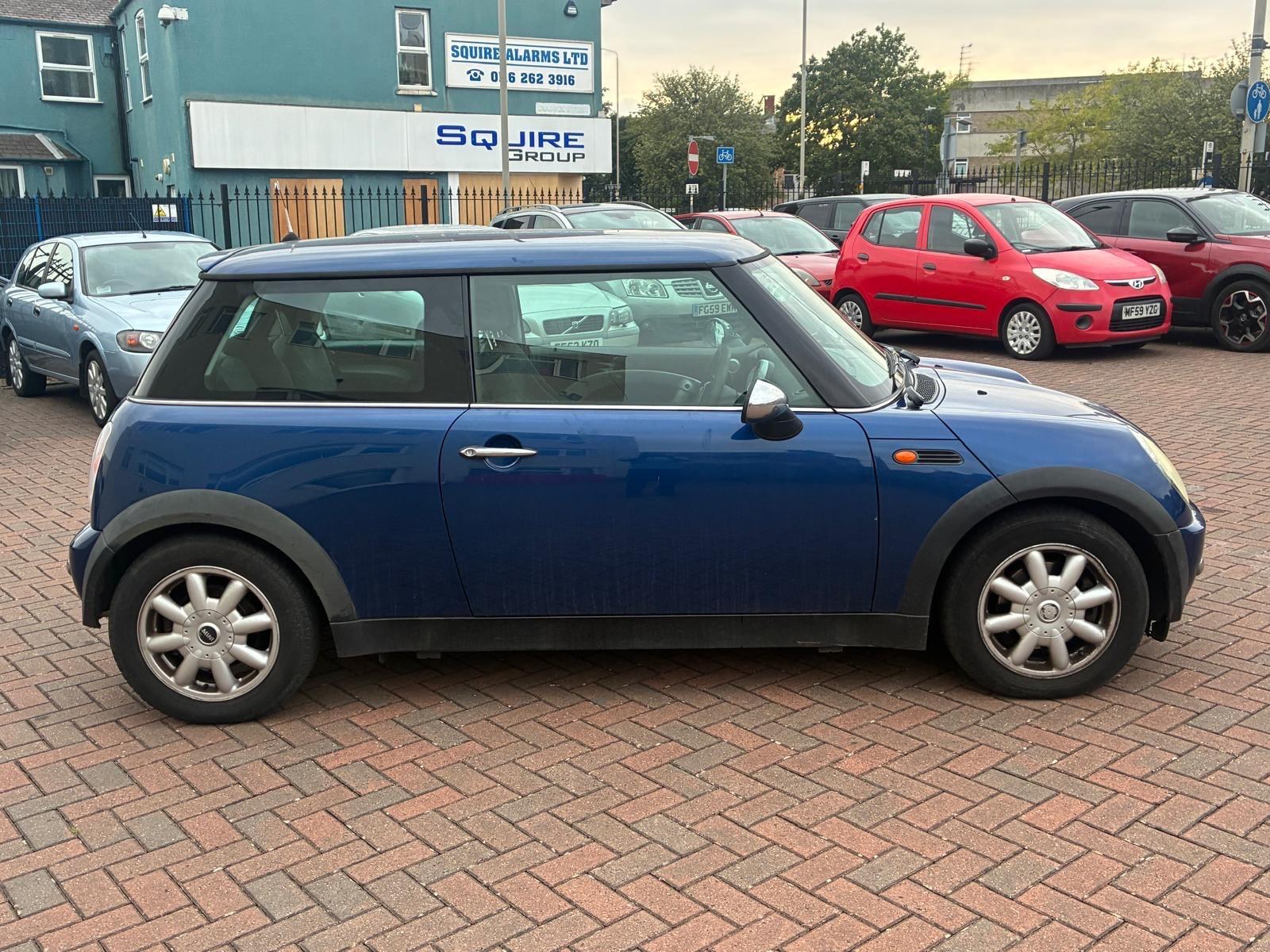 Mini Hatch view 4
