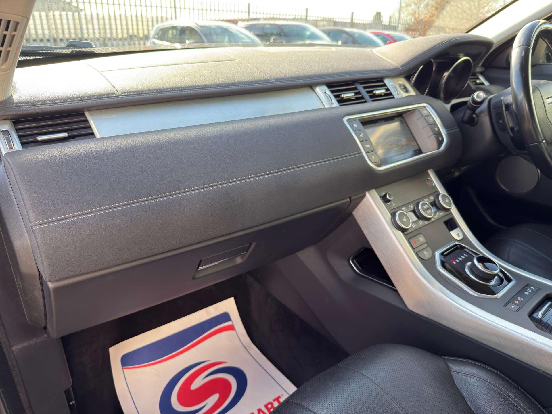 Land Rover Range Rover Evoque view 18
