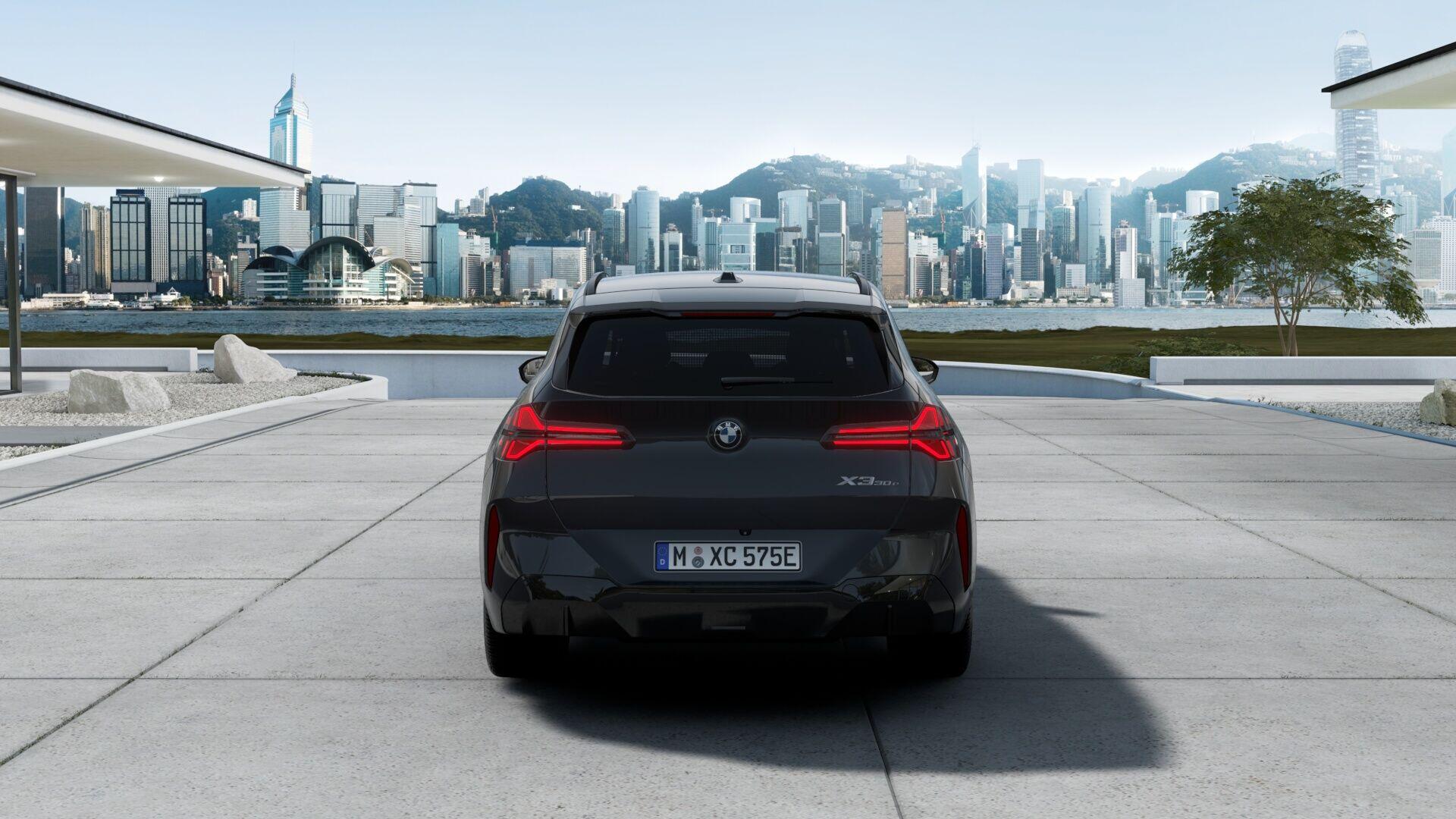 BMW X3 view 5