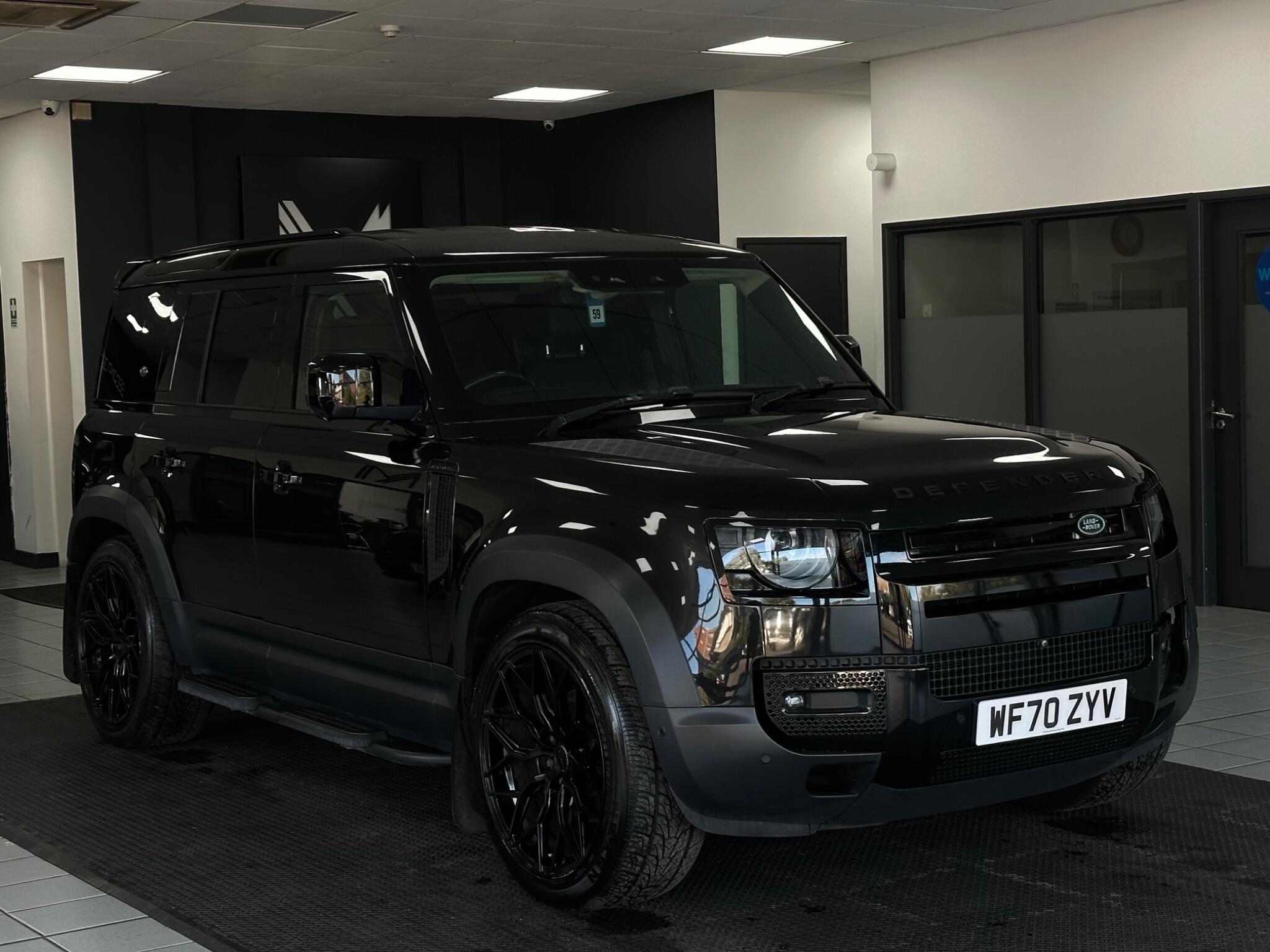 Land Rover Defender 110 view 3