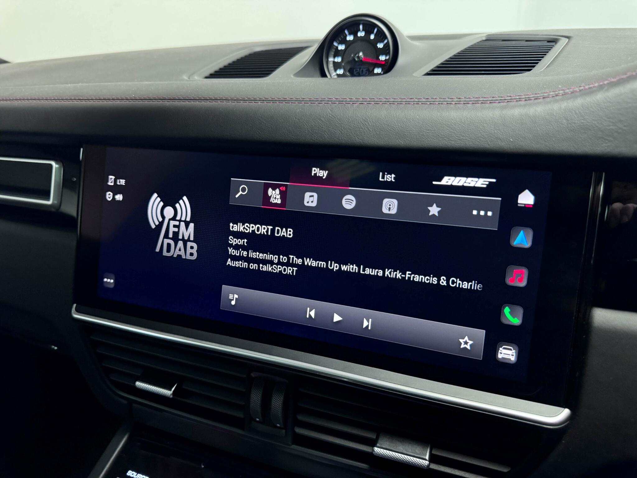 Porsche Cayenne view 52