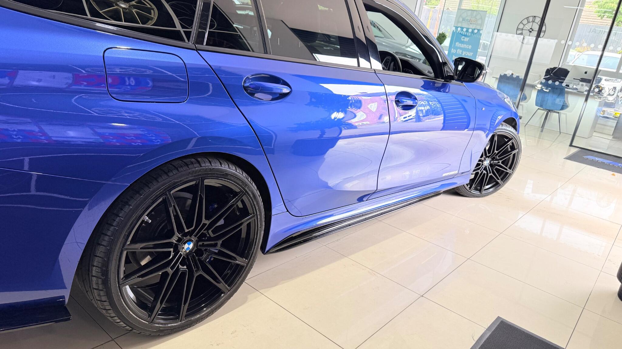 BMW 3 Series view 36