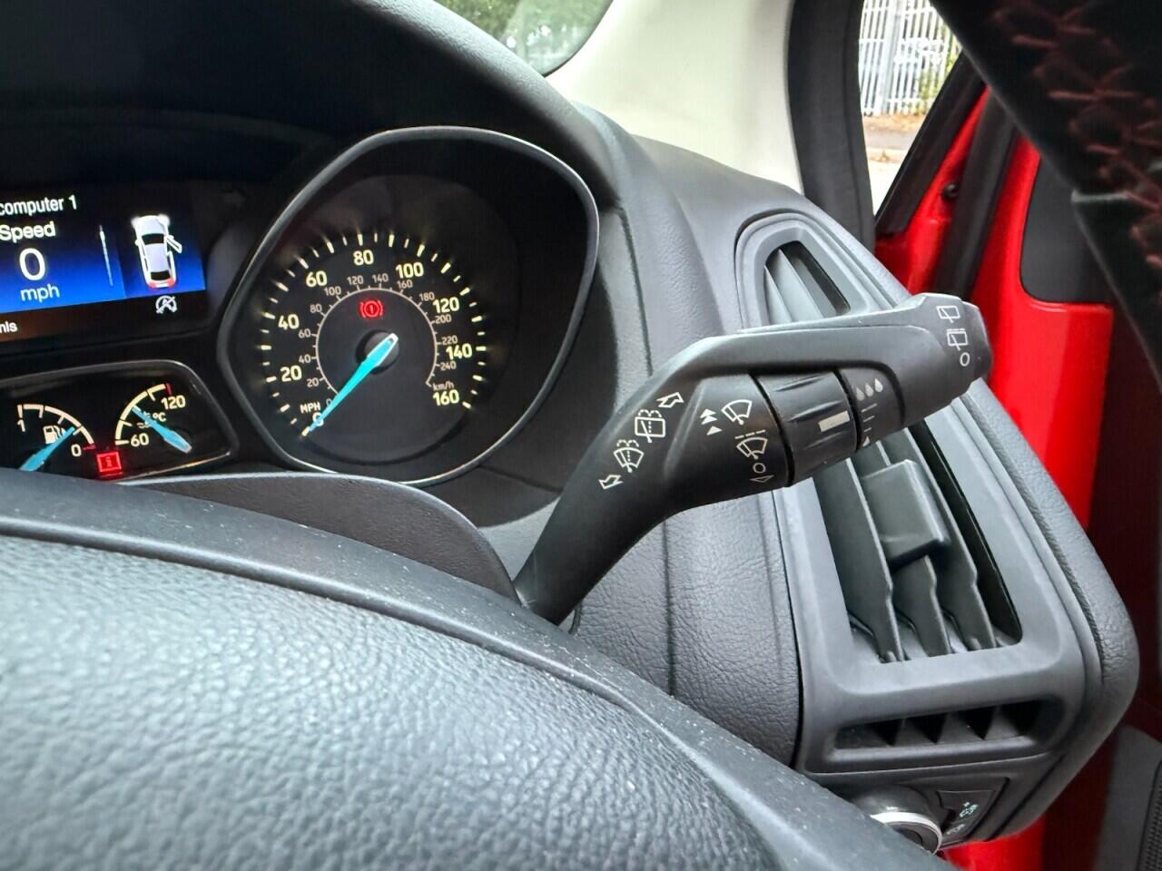 Ford Focus view 15