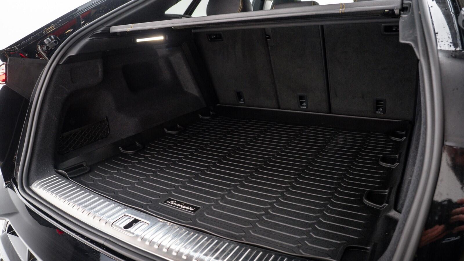 Lamborghini Urus view 57