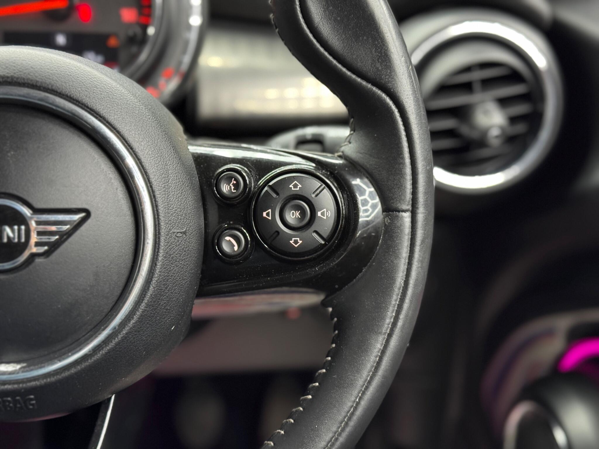 MINI Hatch view 20