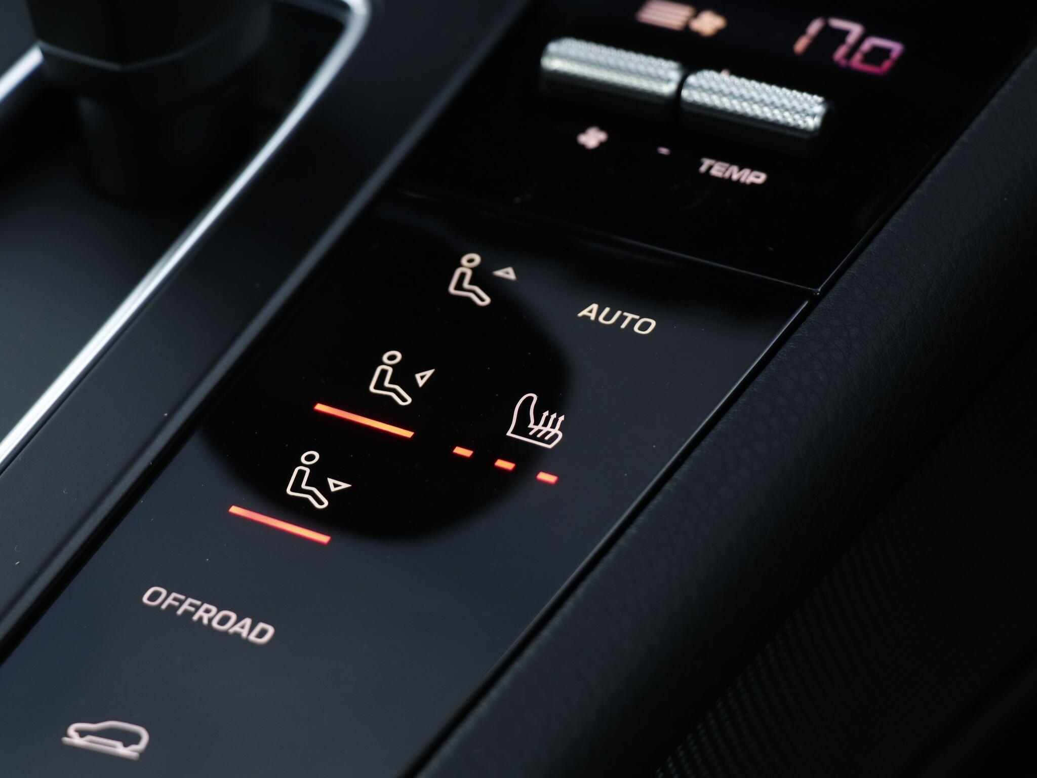 Porsche Macan view 18
