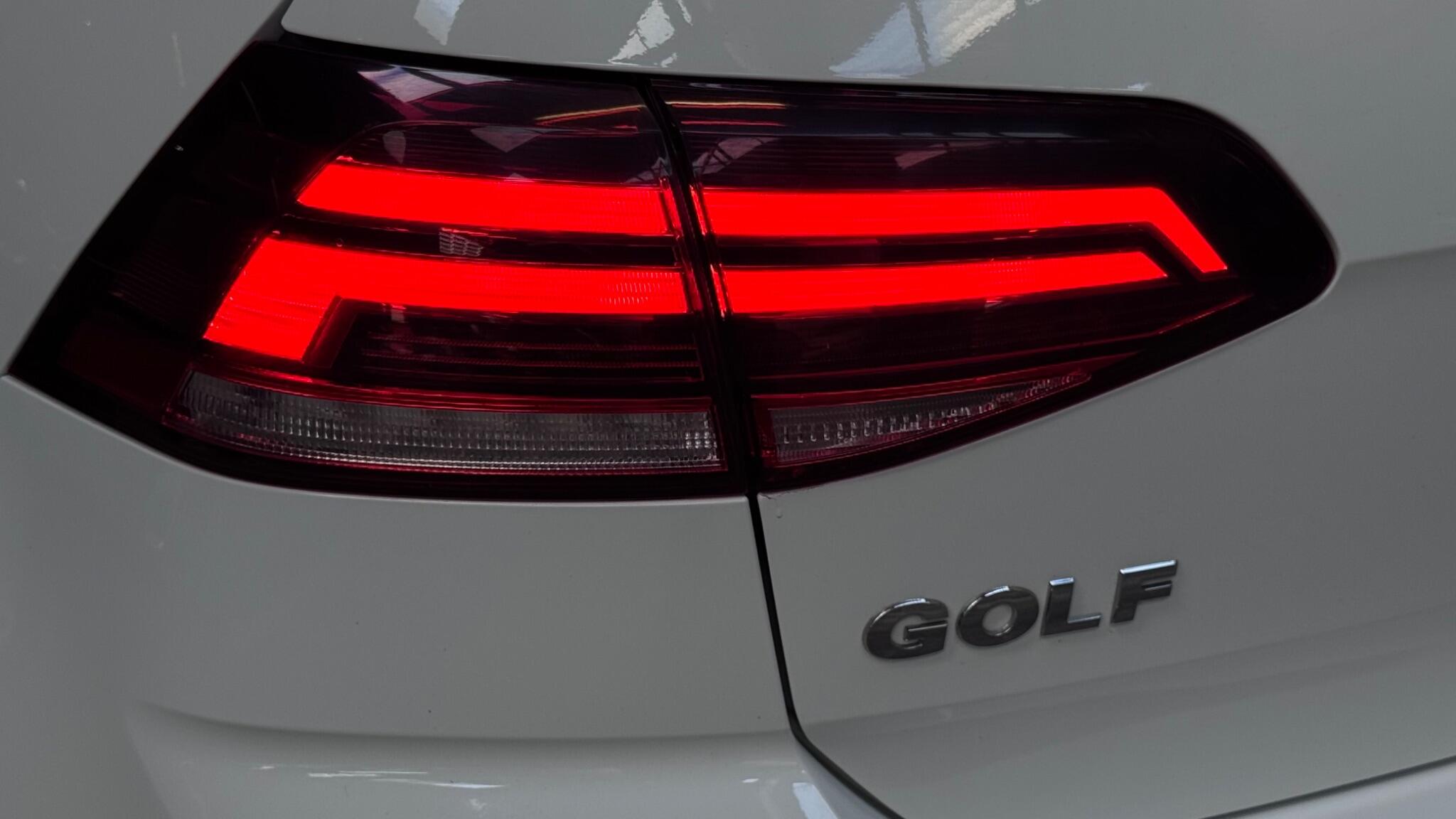 Volkswagen Golf view 12