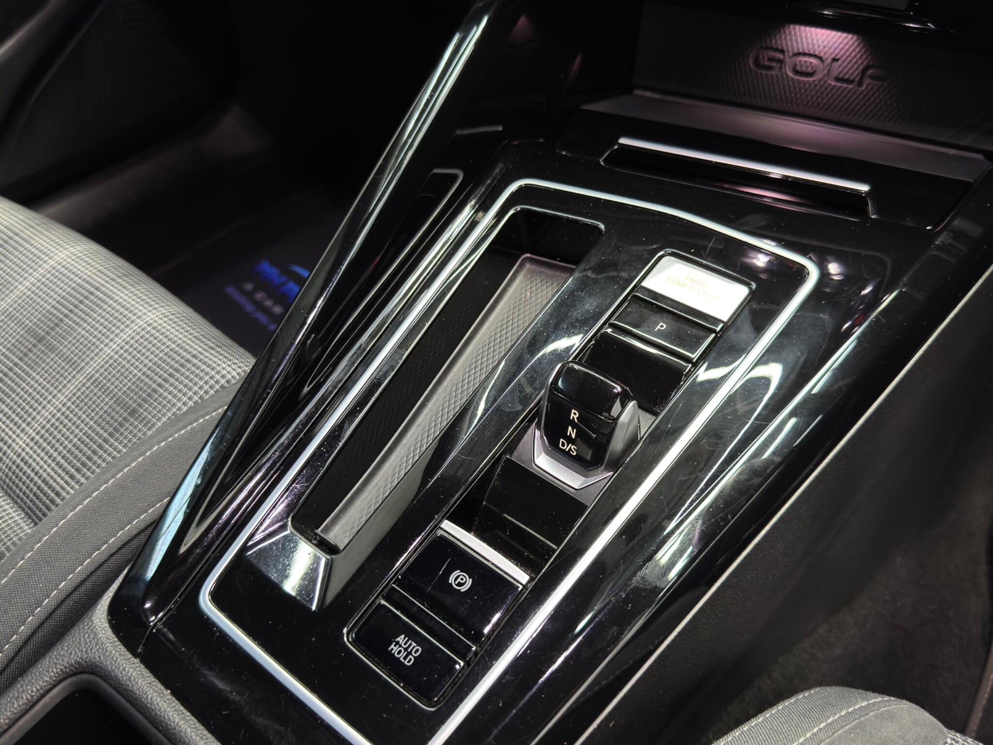 Volkswagen Golf view 8