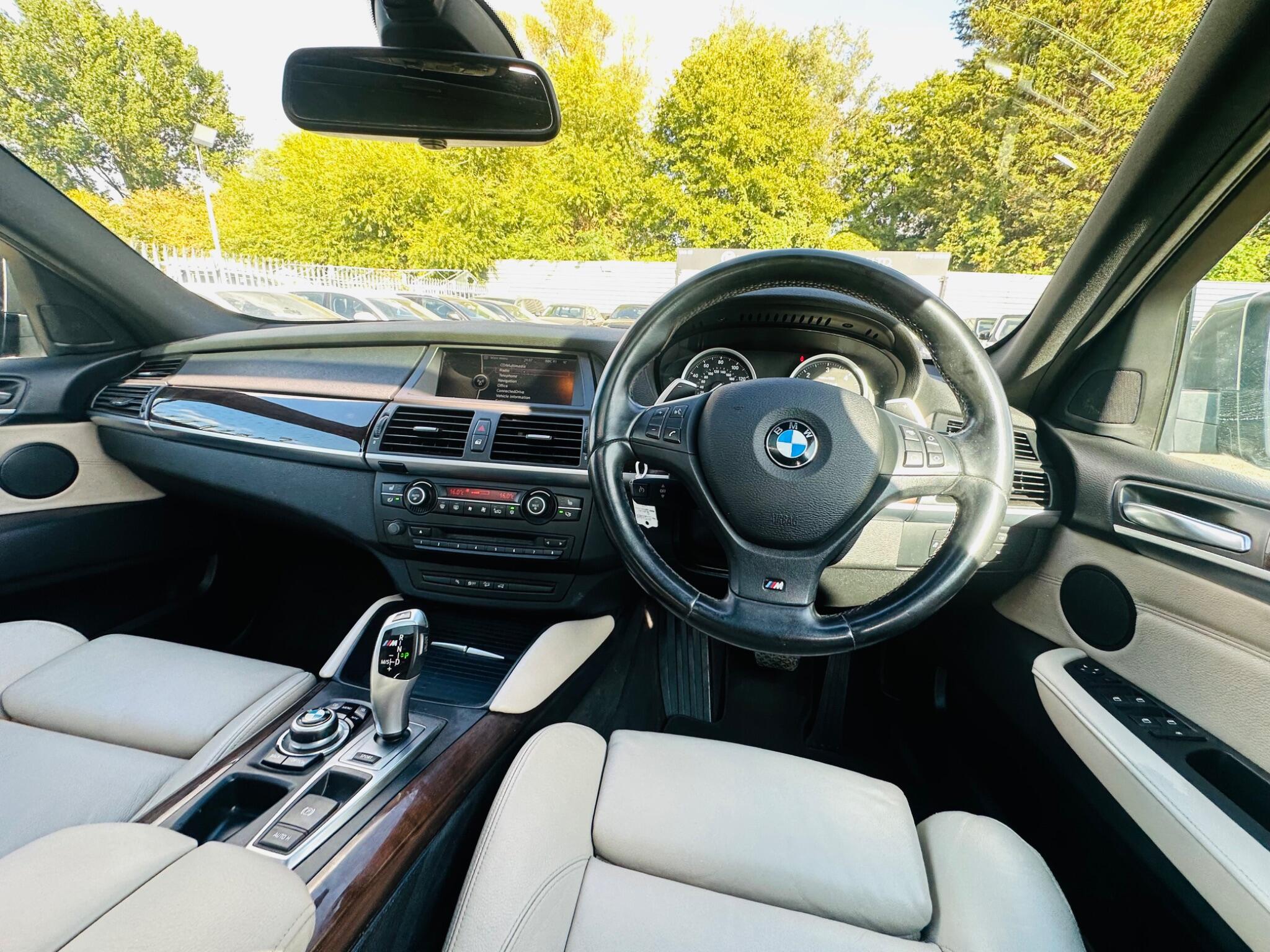BMW X6 view 22