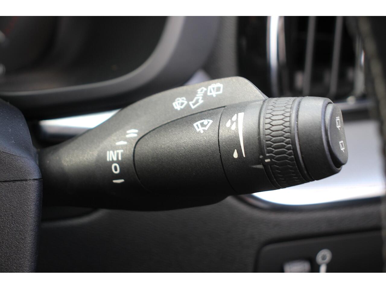 Volvo XC60 view 33