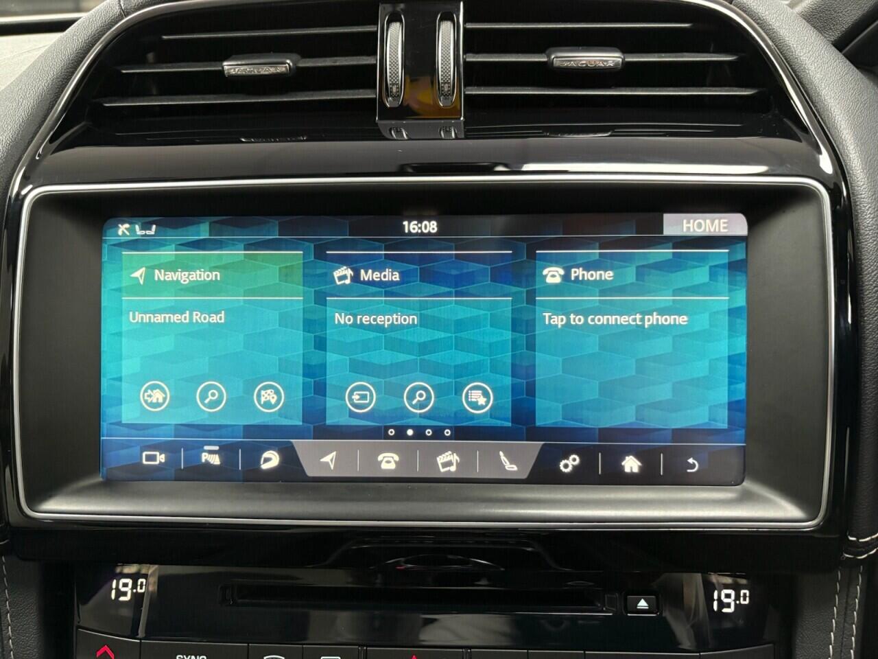 Jaguar F-Pace view 30