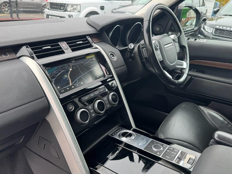 Land Rover Discovery view 35