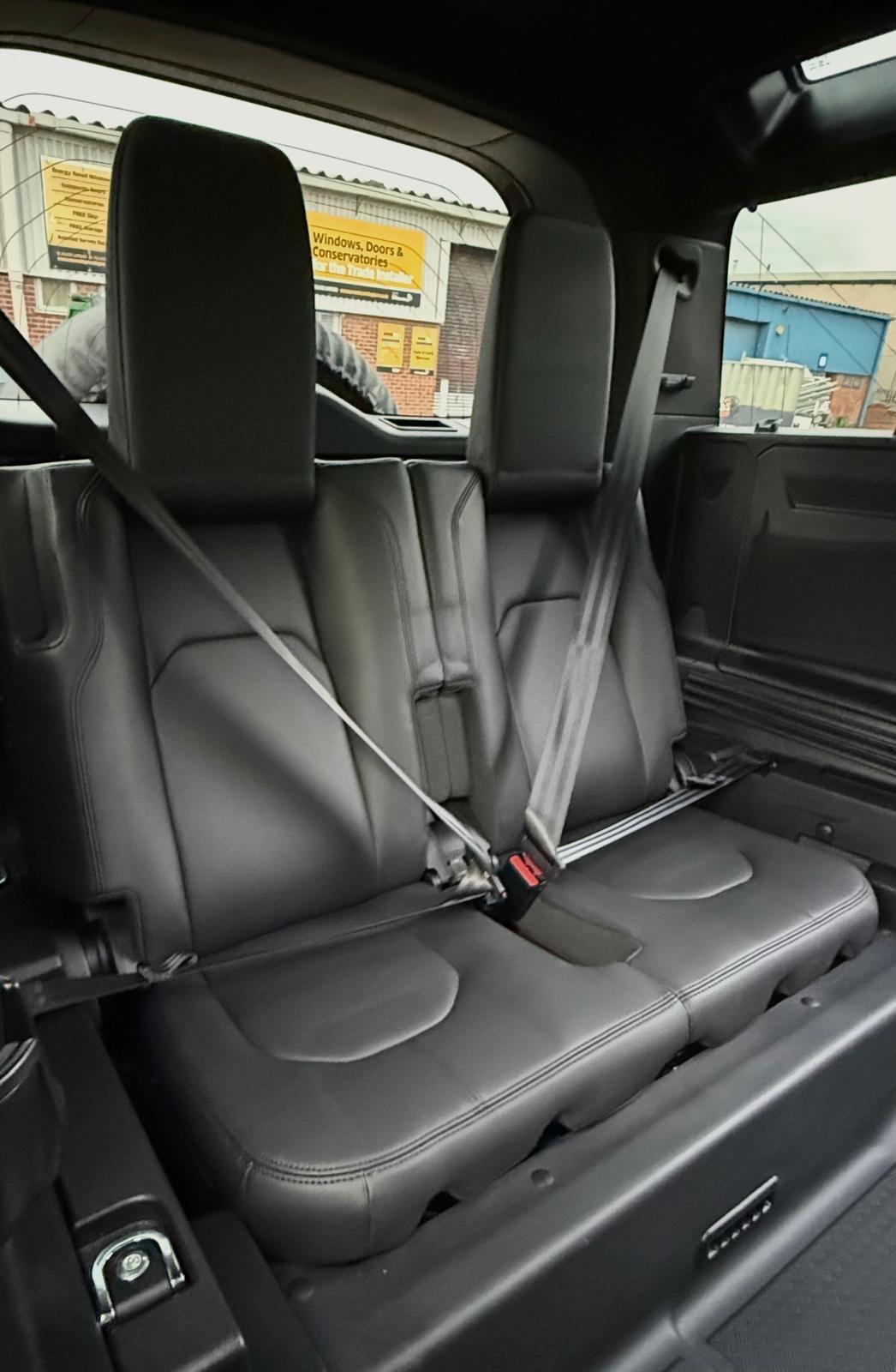 Land Rover Defender view 37