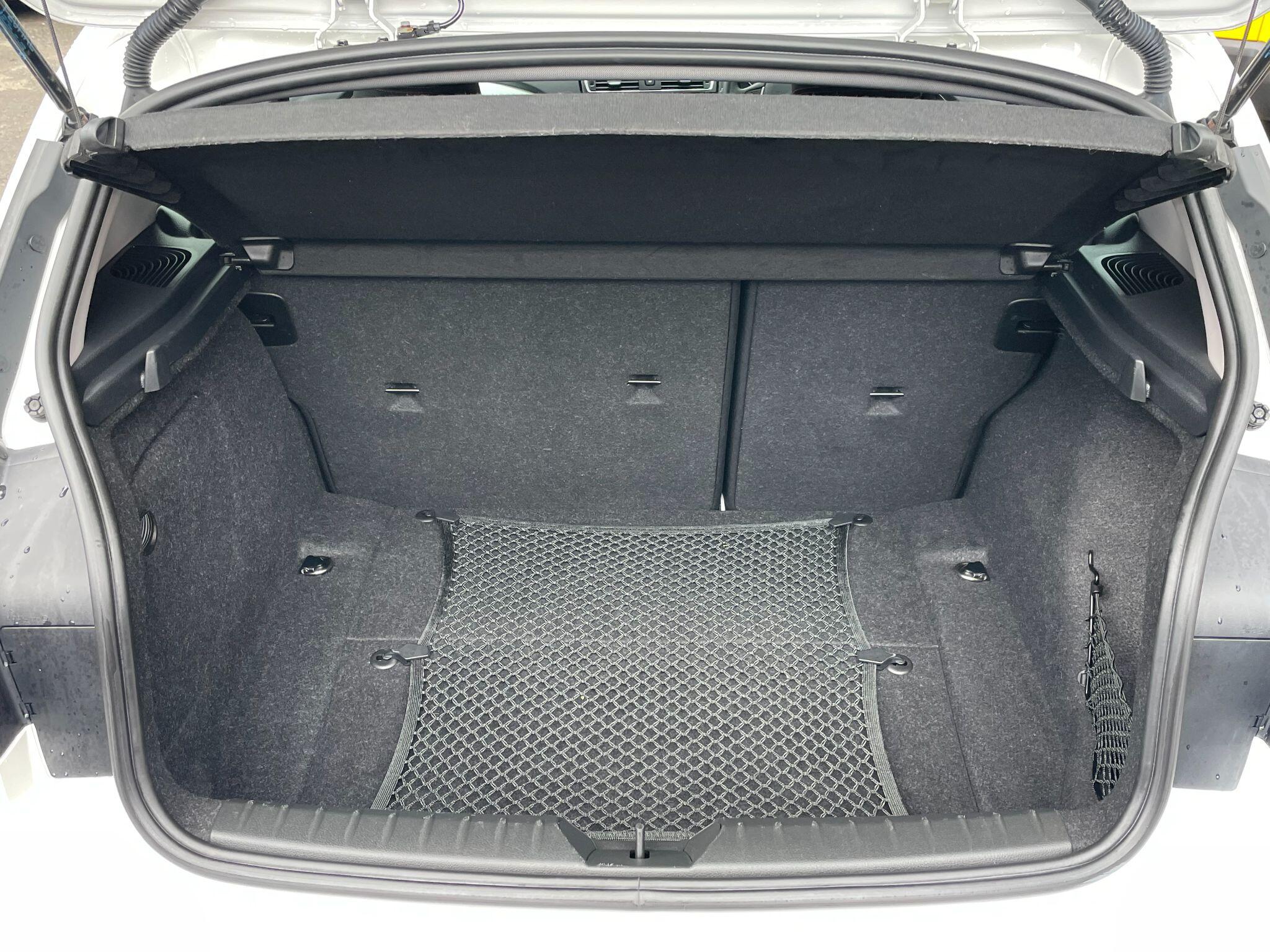 BMW 1 Series view 18