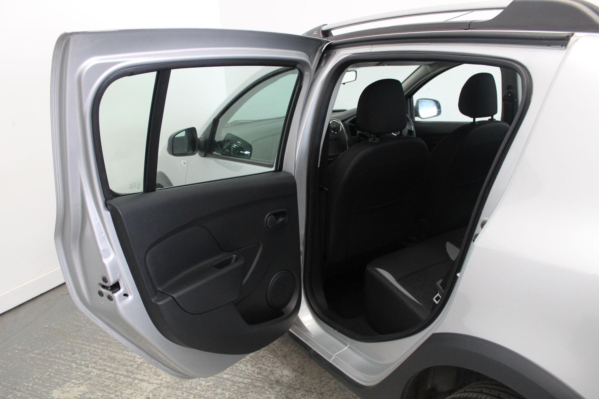 Dacia Sandero view 27