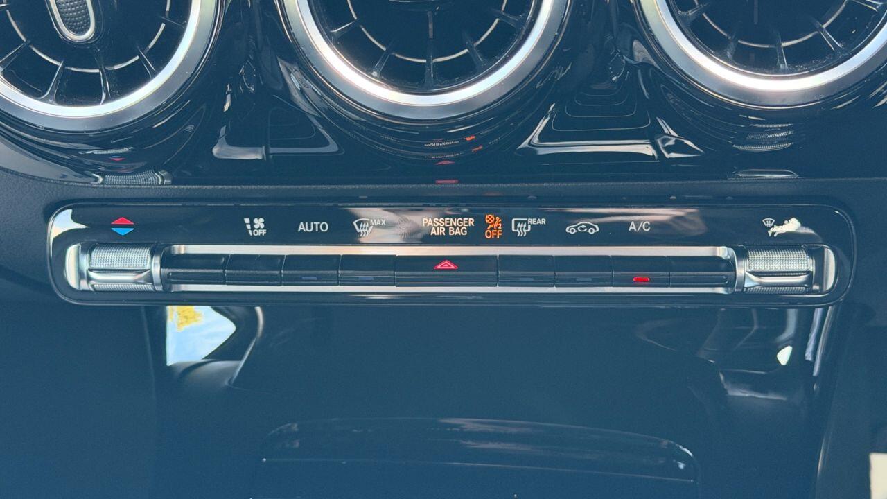 Mercedes-Benz A-Class view 21